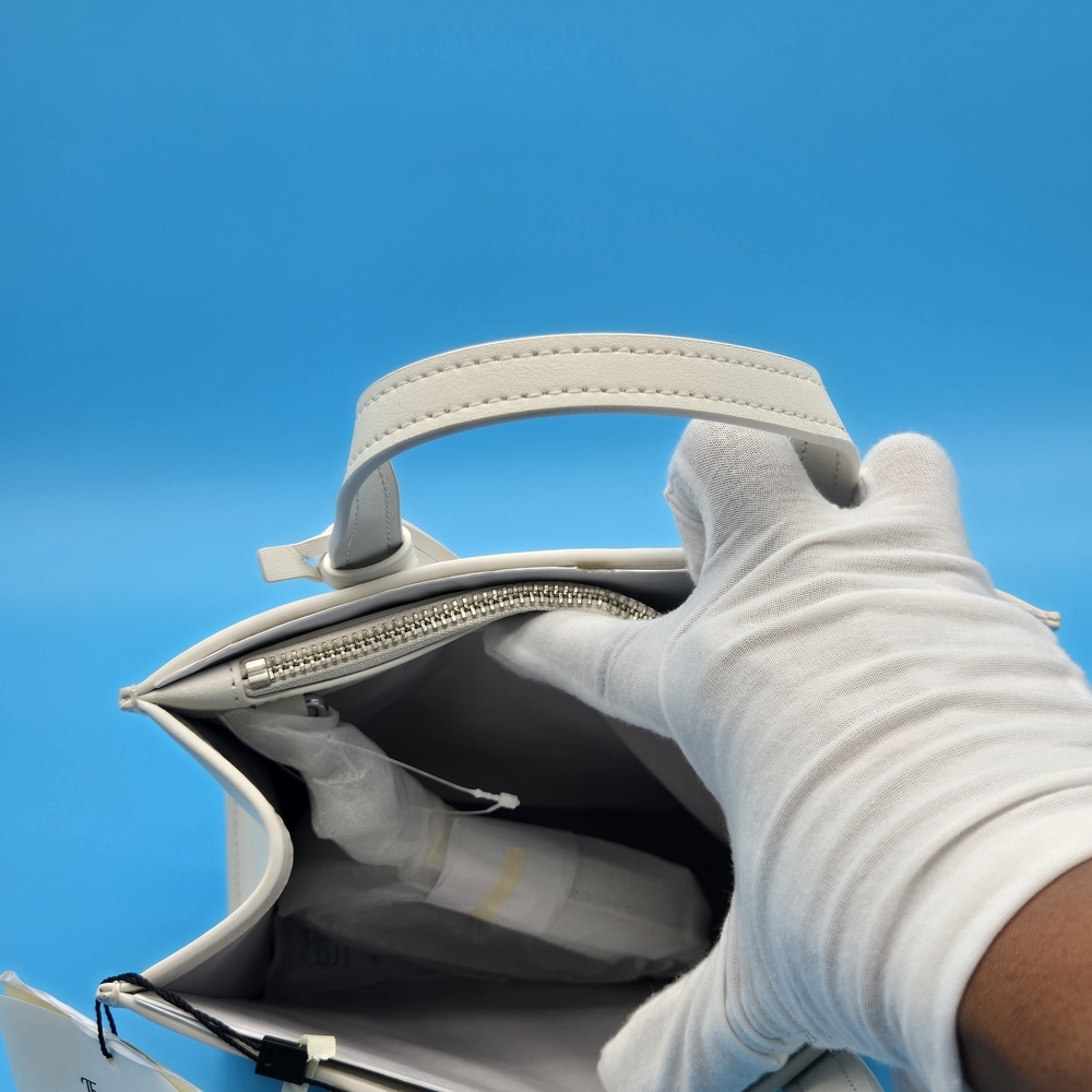 Marc Jacobs White and Pink Women's Tote - Wizard Of Oz 2025 Collection - Picture 4 of 5